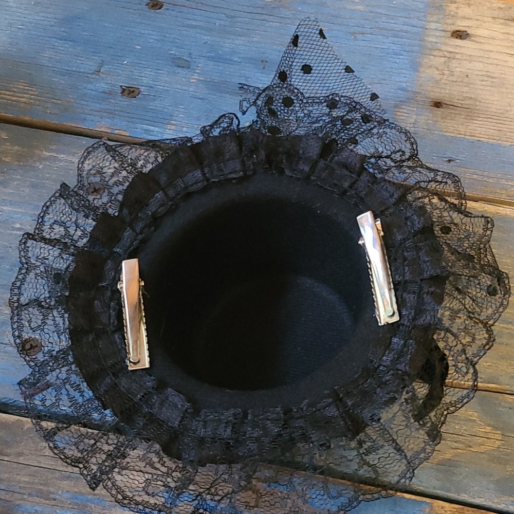 Tiny goth hat - Picture 2 of 4